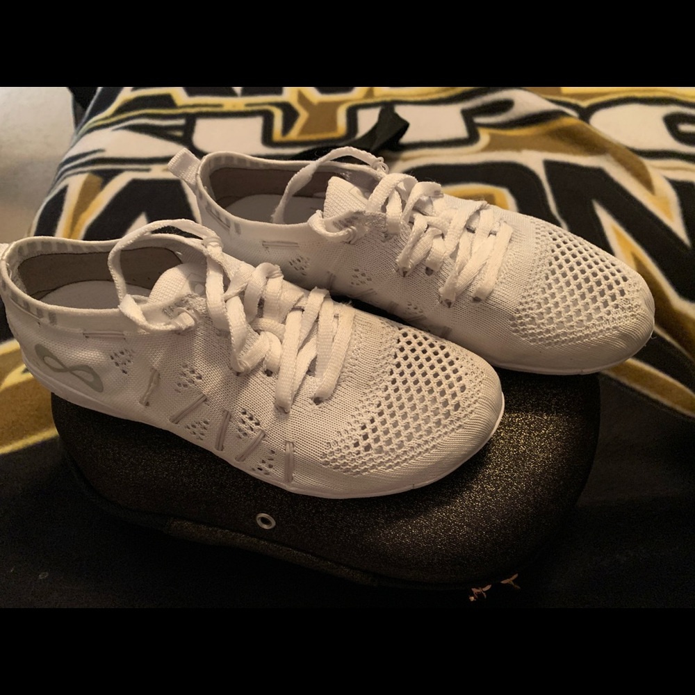 NFINITY FLYTE SZ 4Y